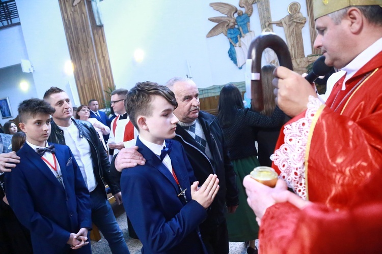 Bierzmowanie w Łękach Górnych