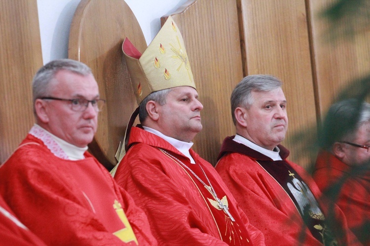 Bierzmowanie w Łękach Górnych