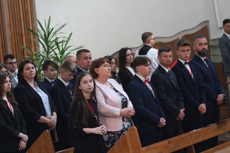 Bierzmowanie w Łękach Górnych