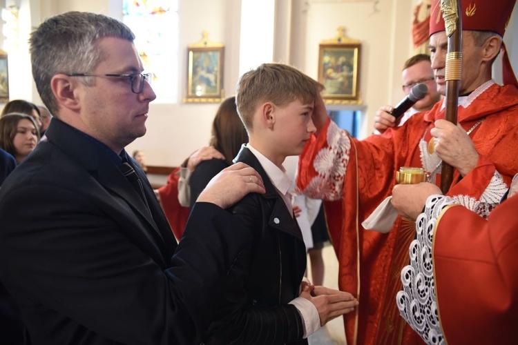 Bierzmowanie w Borzęcinie Dolnym