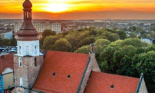 Abp Skworc w Żorach: Jako chrześcijanie możemy wiele czynić dla pokoju
