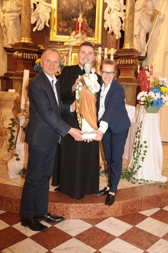 Przekazanie figury św. Józefa wspólnocie L'Arche