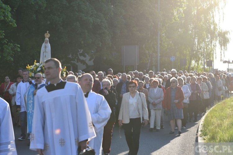 Modlitwa za Gorzów Wlkp. z różańcem w ręku