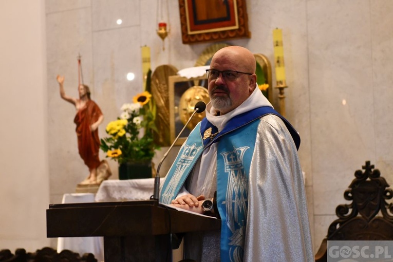 Modlitwa za Gorzów Wlkp. z różańcem w ręku