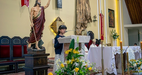 Błogosławieństwo sztandaru dla szkoły katolickiej w Słupsku