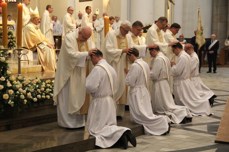 Święcenia kapłańskie w Katowicach