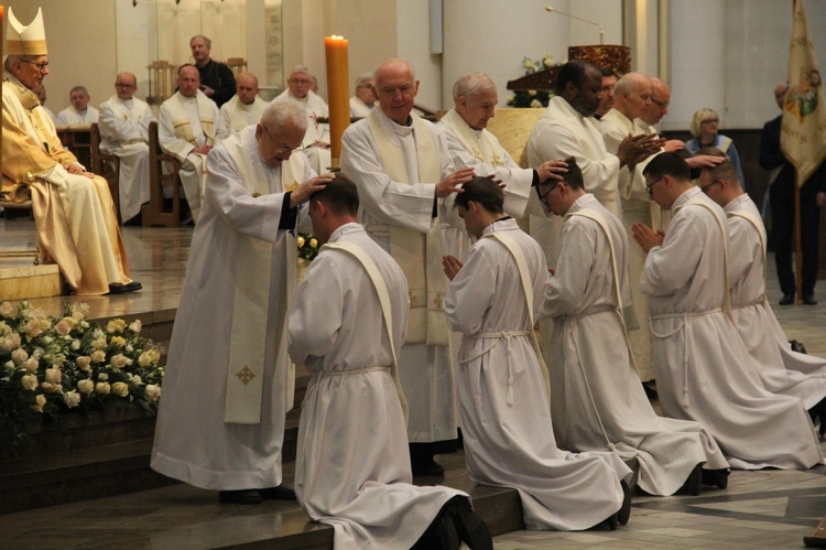 Święcenia kapłańskie w Katowicach