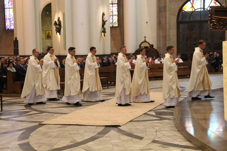 Święcenia kapłańskie w Katowicach