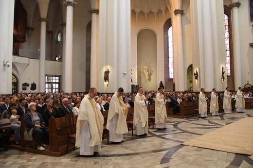 Święcenia kapłańskie w Katowicach