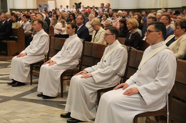 Święcenia kapłańskie w Katowicach