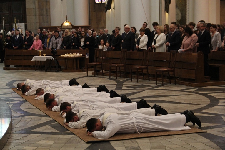 Święcenia kapłańskie w Katowicach
