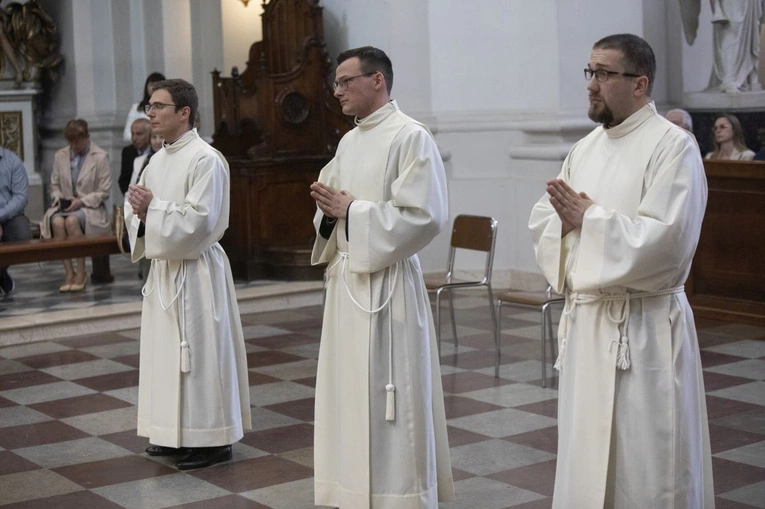 Święcenia diakonatu