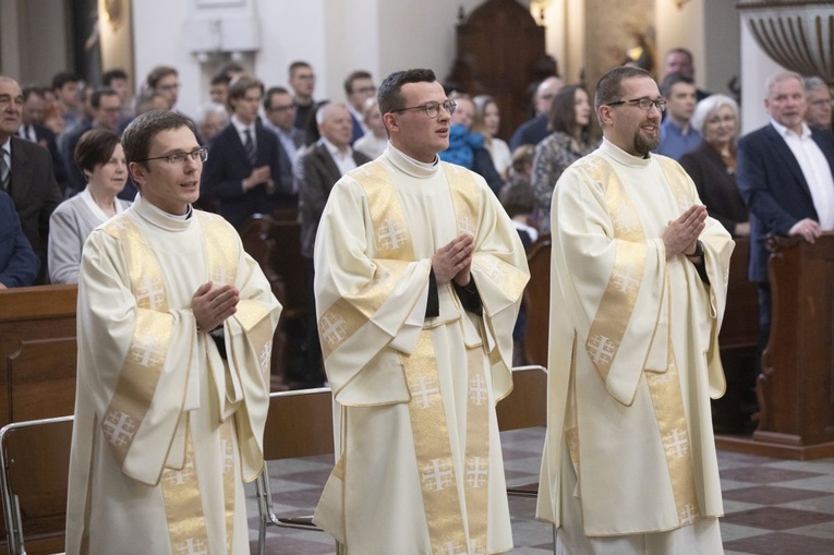 Święcenia diakonatu