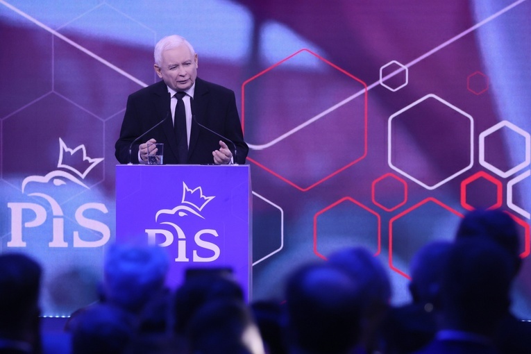 Kaczyński: 800+ zamiast 500+, darmowe leki dla dzieci i osób 65+, darmowe autostrady