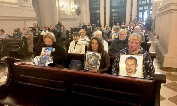 Ukraińscy wojskowi i krewni poległych żołnierzy pielgrzymowali do narodowego sanktuarium w Berdyczowie