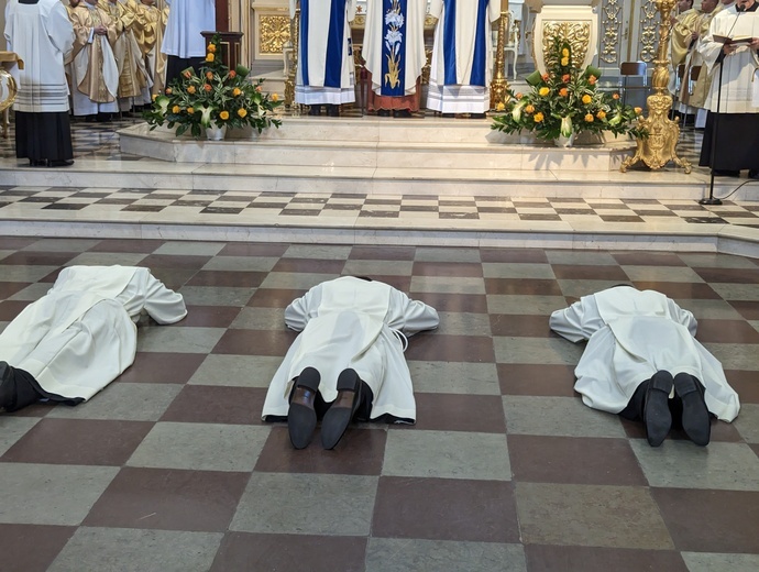 Święcenia diakonatu