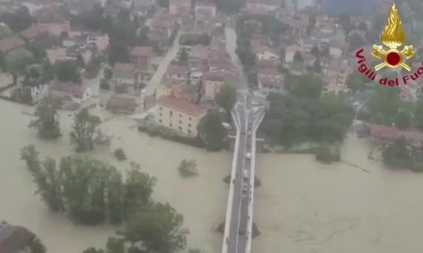 Burmistrz Ceseny: Sytuacja jest katastrofalna. A deszcz nadal leje