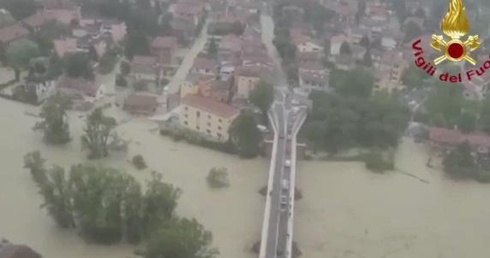 Burmistrz Ceseny: Sytuacja jest katastrofalna. A deszcz nadal leje