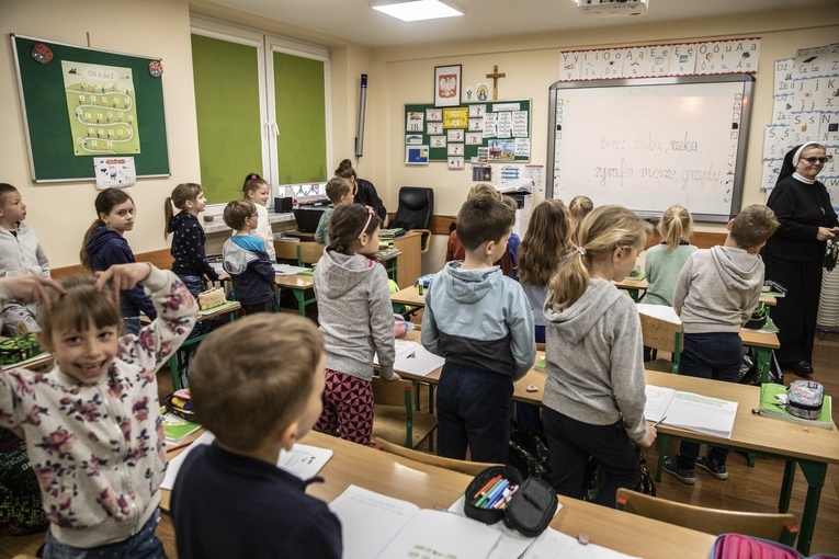 Szkoła, którą obsiadły biedronki