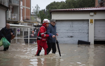 Powodzie we Włoszech: dwie osoby nie żyją, trzy zaginione