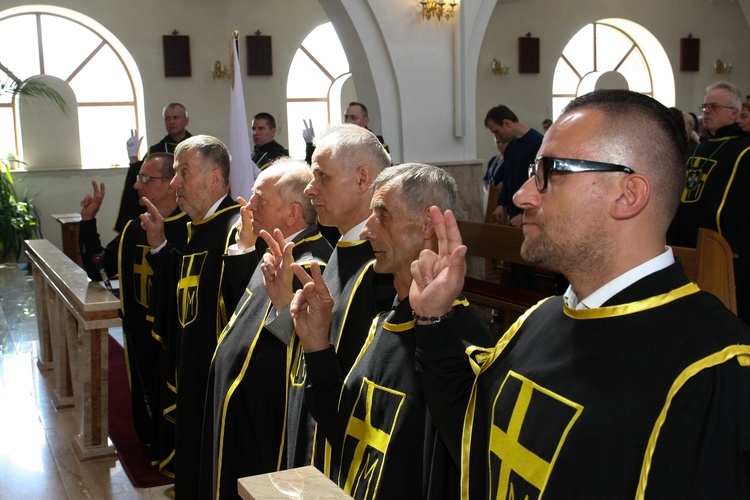 Nowa Chorągiew Zakonu Rycerzy św. Jana Pawła II w Ostrowcu Świętokrzyskim