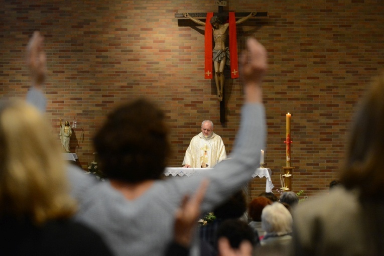 Wieczór ze św. Szarbelem w Raciborzu