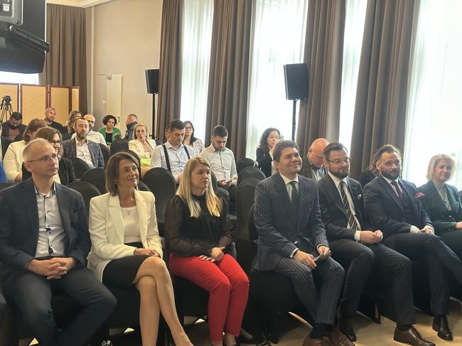 W spotkaniu wzięło udział około 40 ludzi biznesu.