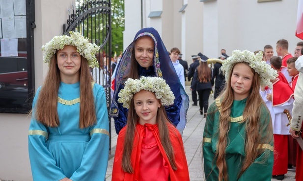 W role św. Zofii i jej córek wcieliły się mieszkanki Bobowej.