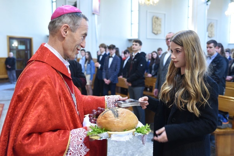 Bierzmowanie w parafii Trójcy Przenajświętszej w Mielcu