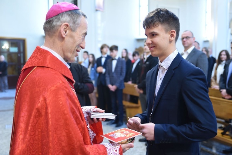 Bierzmowanie w parafii Trójcy Przenajświętszej w Mielcu