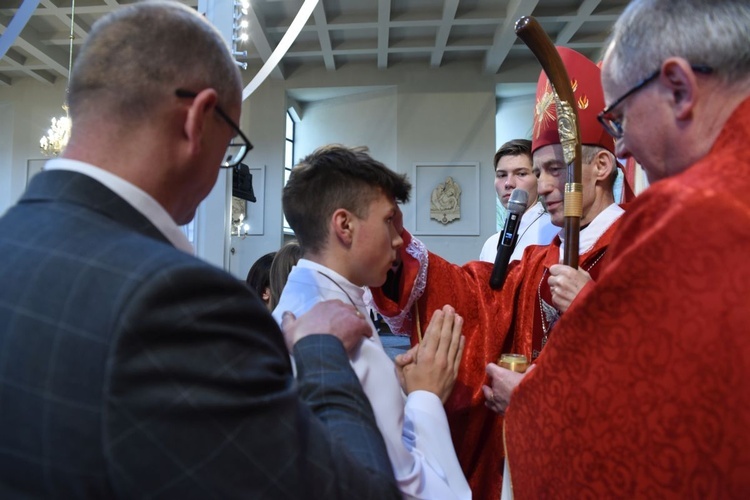 Bierzmowanie w parafii Trójcy Przenajświętszej w Mielcu
