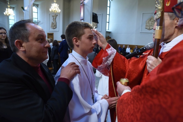 Bierzmowanie w parafii Trójcy Przenajświętszej w Mielcu