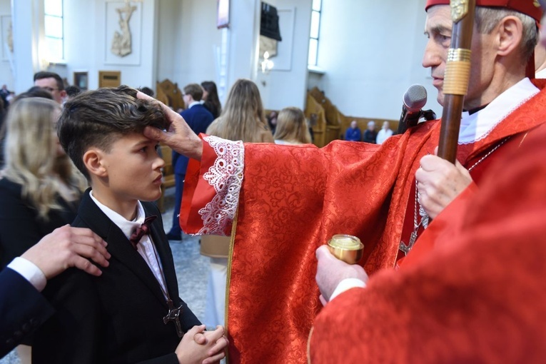 Bierzmowanie w parafii Trójcy Przenajświętszej w Mielcu