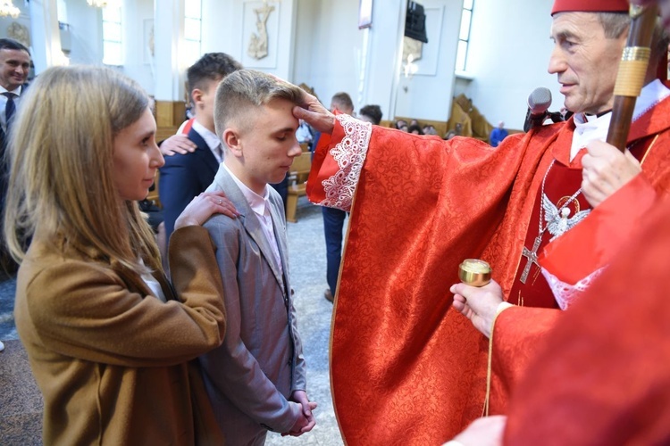 Bierzmowanie w parafii Trójcy Przenajświętszej w Mielcu