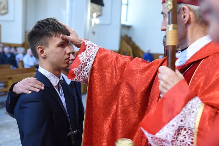 Bierzmowanie w parafii Trójcy Przenajświętszej w Mielcu