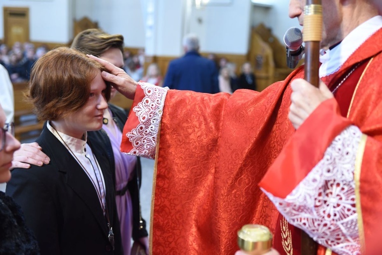 Bierzmowanie w parafii Trójcy Przenajświętszej w Mielcu