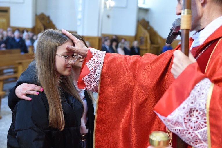 Bierzmowanie w parafii Trójcy Przenajświętszej w Mielcu