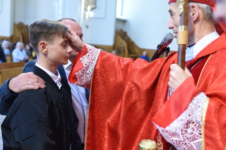 Bierzmowanie w parafii Trójcy Przenajświętszej w Mielcu