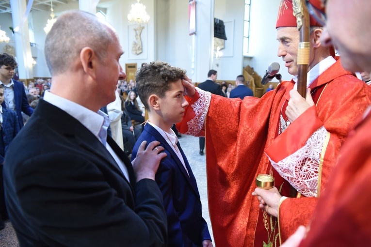 Bierzmowanie w parafii Trójcy Przenajświętszej w Mielcu