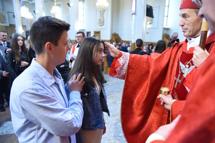 Bierzmowanie w parafii Trójcy Przenajświętszej w Mielcu