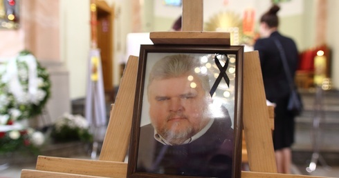 Pieńsk. Pogrzeb o. Jacka Szeligowskiego