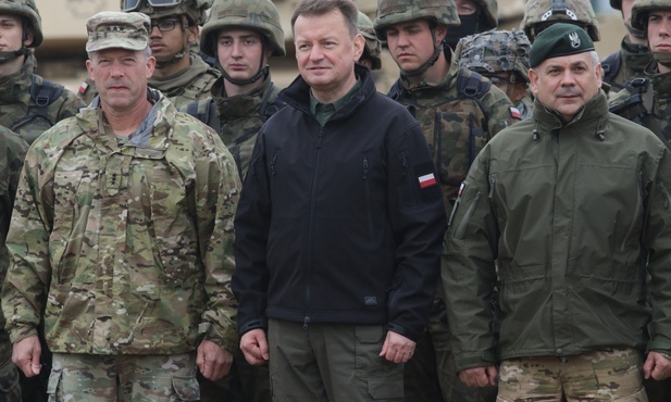 Szef MON: kolejne czołgi K2 Black Panther dotarły w piątek do Polski
