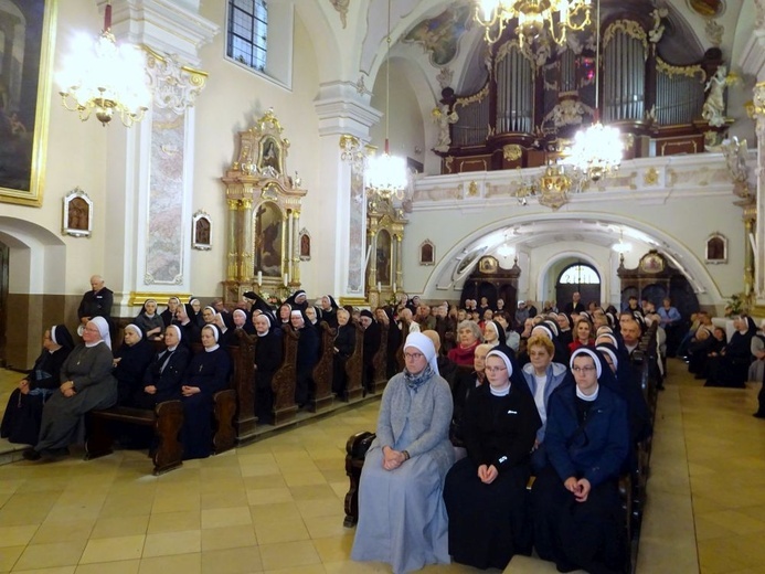 Pielgrzymka osób konsekrowanych  