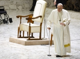 Papież po Regina Caeli: nie przyzwyczajajmy się do wojny!