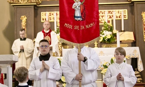 Nowi lektorzy i poświęcenie sztandaru ministrantów