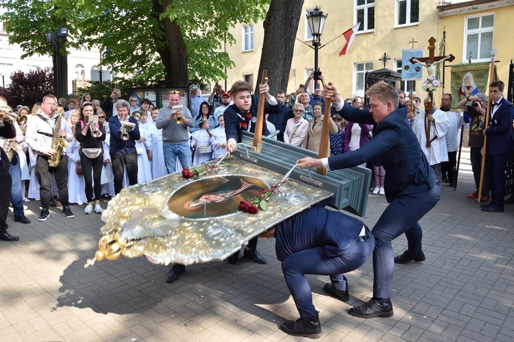 Tysiące pielgrzymów na Kalwarii Wejherowskiej