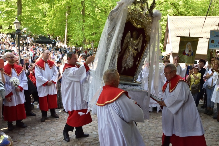 Tysiące pielgrzymów na Kalwarii Wejherowskiej