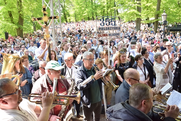 Tysiące pielgrzymów na Kalwarii Wejherowskiej