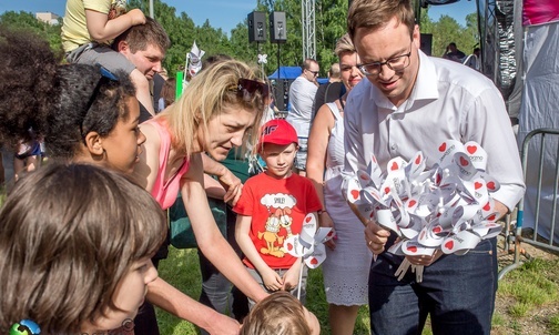Jaworzno Wspiera Rodziny - inwestycje, dodatki dla mieszkańców i cykl wydarzeń
