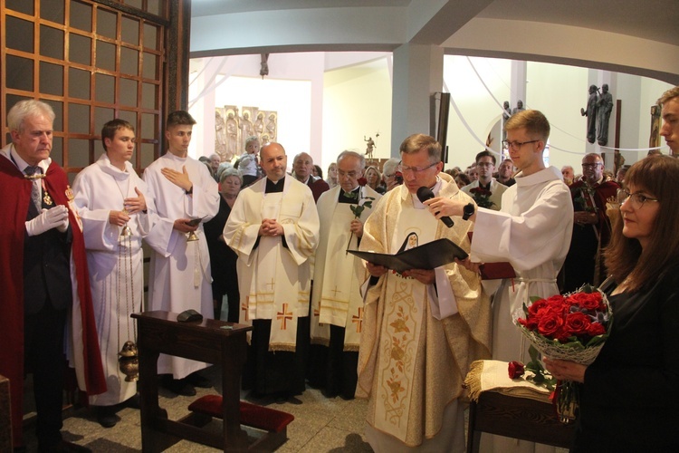 Bochnia. Wprowadzanie relikwii św. Rity do kościoła św. Pawła